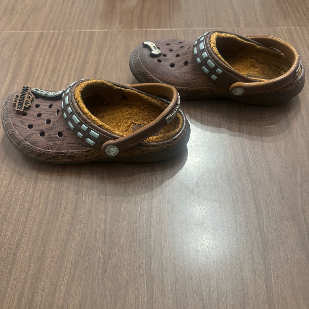 Crocs Star Wars Chewbacca Classic Lined Clog Espresso 2023 Size M5‎ / W7 Jibbetz - Picture 4 of 7